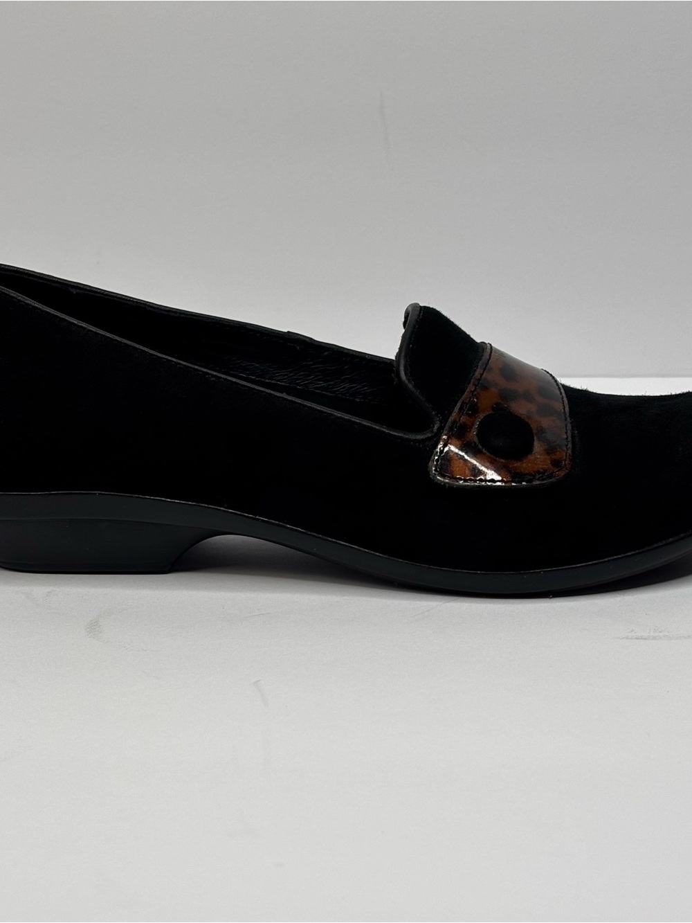 New Dansko Olena black suede loafers tortoise print patent leather trim Size 37 - Picture 2 of 14